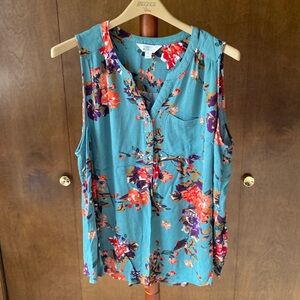 Size 2X, floral pattern sleeveless top